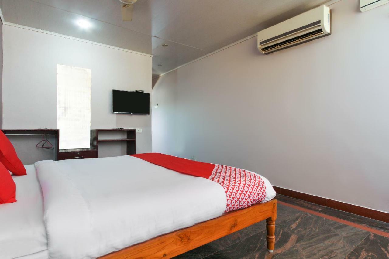 Oyo 45475 Annai Lodge Танджавур Екстериор снимка