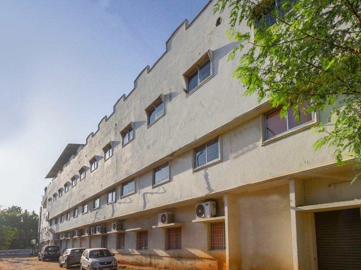 Oyo 45475 Annai Lodge Танджавур Екстериор снимка